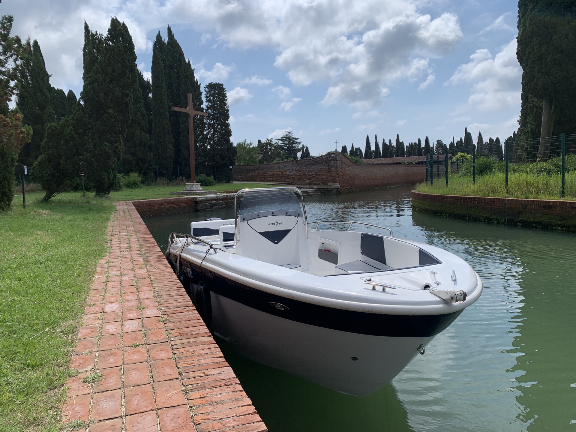 Barca Venice Wave lungo il canale di San Francesco del Deserto